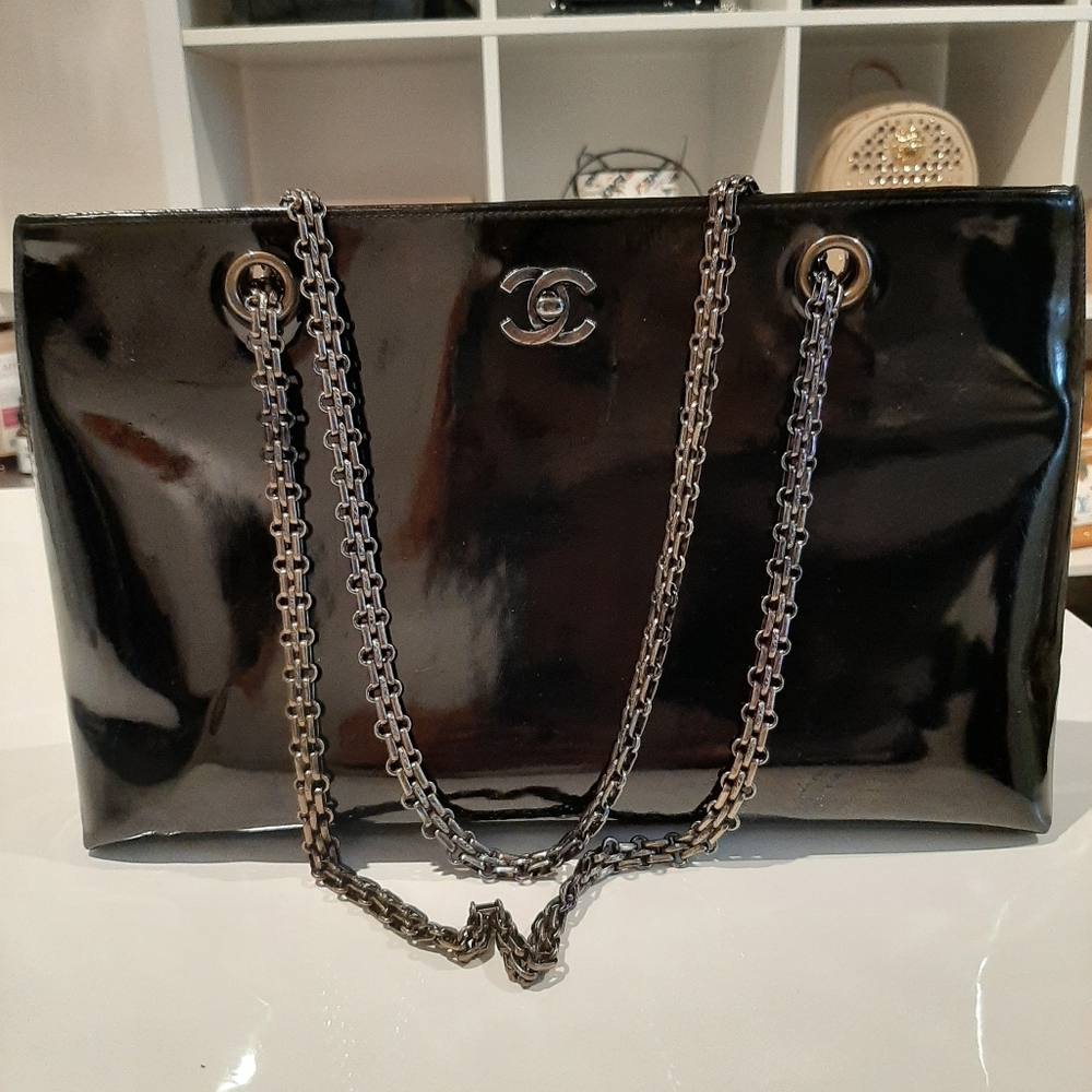 Chanel tote bag to trade - Picture 2 of 6